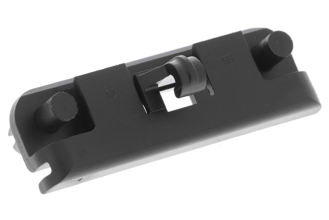 V20-2925 Door Panel Clip