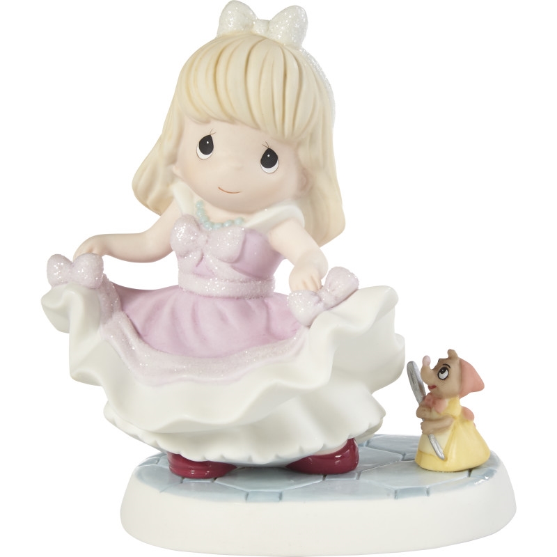 211025 Disney Cinderella Never Stop Dreaming Figurine