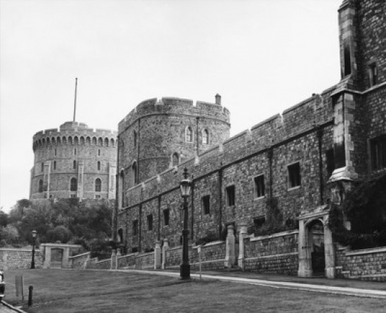 Windsor Castle Windsor England Poster Print - 18 x 24 in.