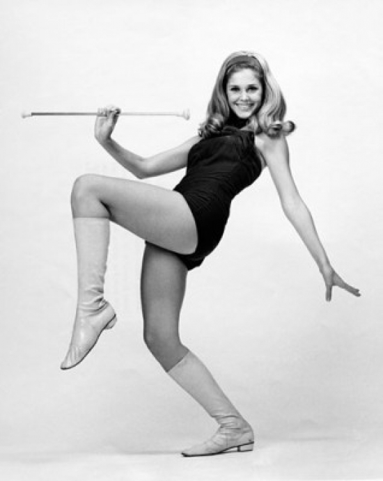SAL255952B Drum Majorette Performing with a Twirling Baton Poster Print - 18 x 24 in -  Posterazzi
