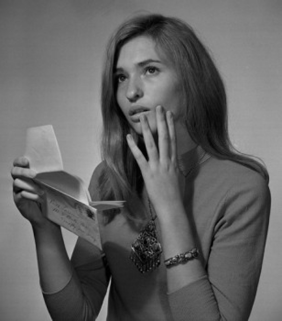 Woman Reading Letter Poster Print - 18 x 24 in.