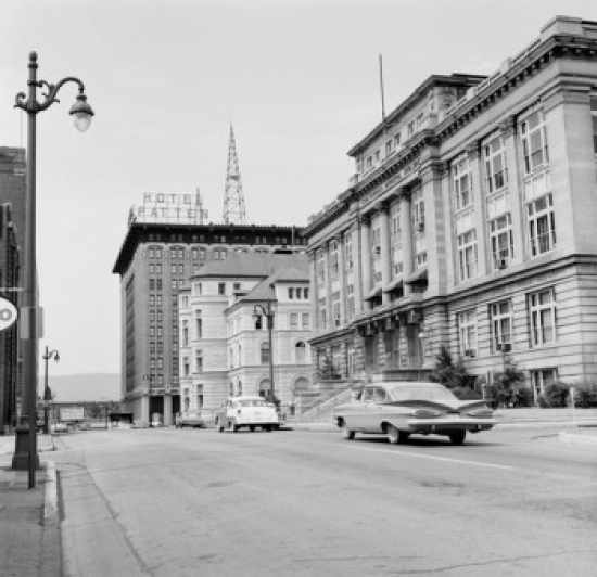 USA New York State New York City Municipal Building East Eleventh & Lindsay Streets Chattanoog TV Building &