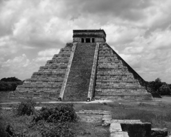 El Castillo Chichen Itza Mayan Mexico Poster Print - 18 x 24 in.
