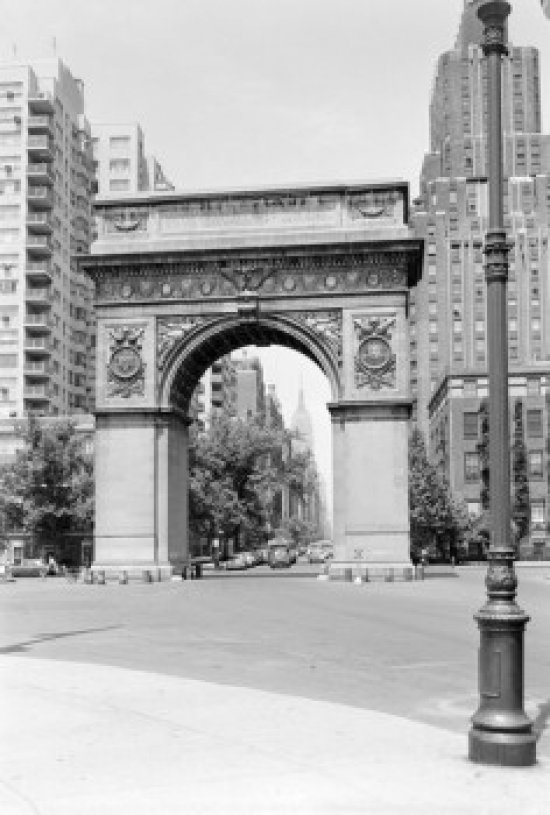 USA New York State New York City Washington Arch Poster Print - 18 x 24 in.