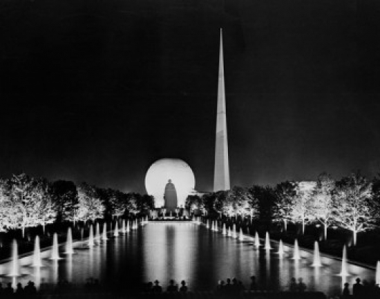 USA New York State New York City Figure of George Washington Against Sphere at New York Worlds Fair Poster Print - 18 x 24 in.