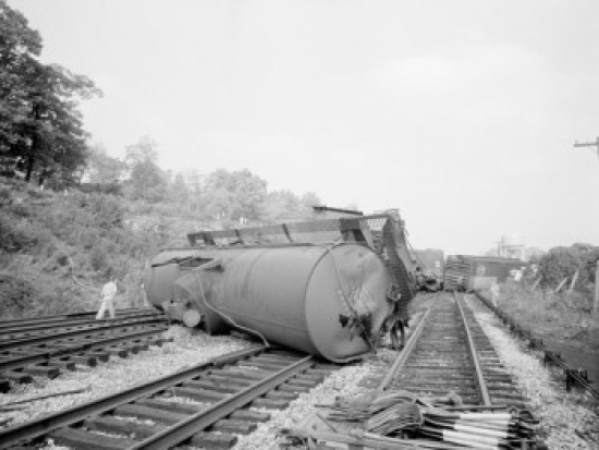USA New York State Poughkeepsie Train Wreck Poster Print - 18 x 24 in -  BrainBoosters, BR3156124