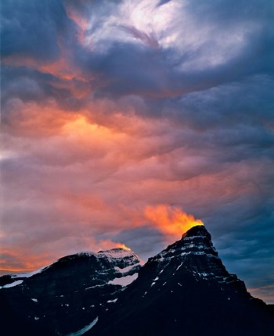 PDDCN01RER0003 Alberta Mt Chephren Sunset Light in Banff Np Poster Print by Ric Ergenbright - 21 x 26 in.
