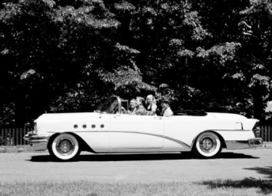 SAL2558939 Side Profile of Parents & Their Two Children Traveling in a Car Poster Print - 18 x 24 in.