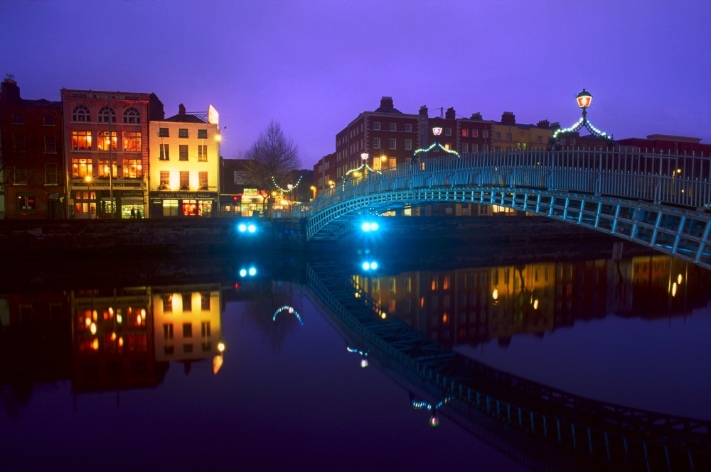 DPI1801880 HaPenny Bridge Dublin Ireland Poster Print by The Irish Image Collection, 19 x 12