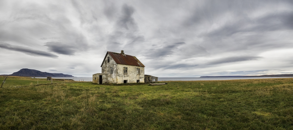Abandoned House in Rural Iceland - 44 x 20 - Large