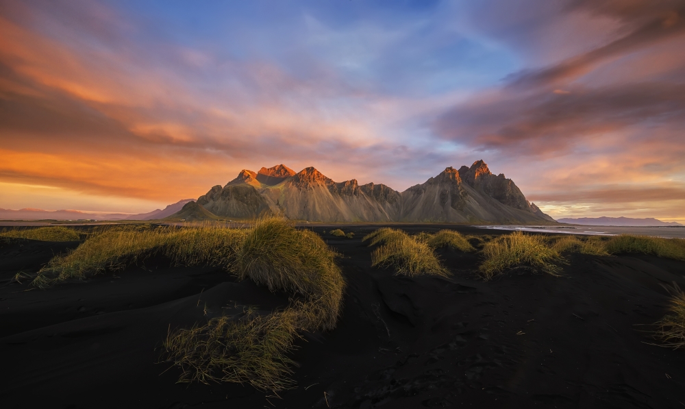 DPI12296404LARGE Vestrahorn At Sunrise Near The Town of Hofn in Southeastern Iceland - Iceland Poster Print by Robert Postma, 40 x 24 - Large