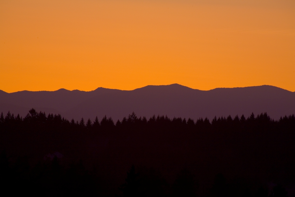 DPI1830308LARGE Sunrise As Seen from Mt. Scott Willamette Valley Oregon USA Poster Print by Craig Tuttle, 34 x 22 - Large