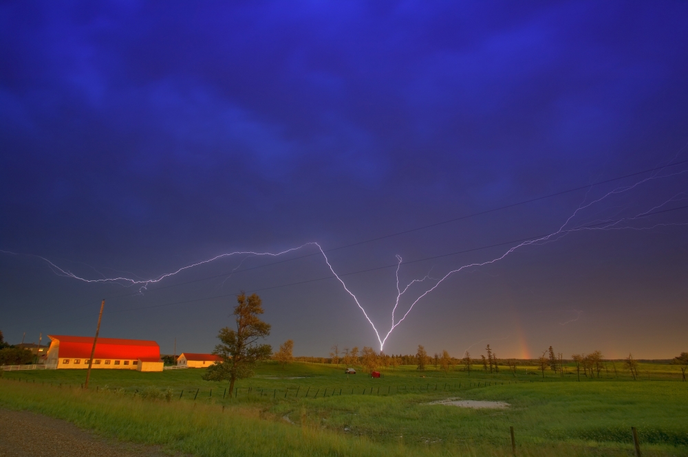 DPI1770351 Lightning in Sky Saskatchewan Canada Poster Print by Carson Ganci, 17 x 11