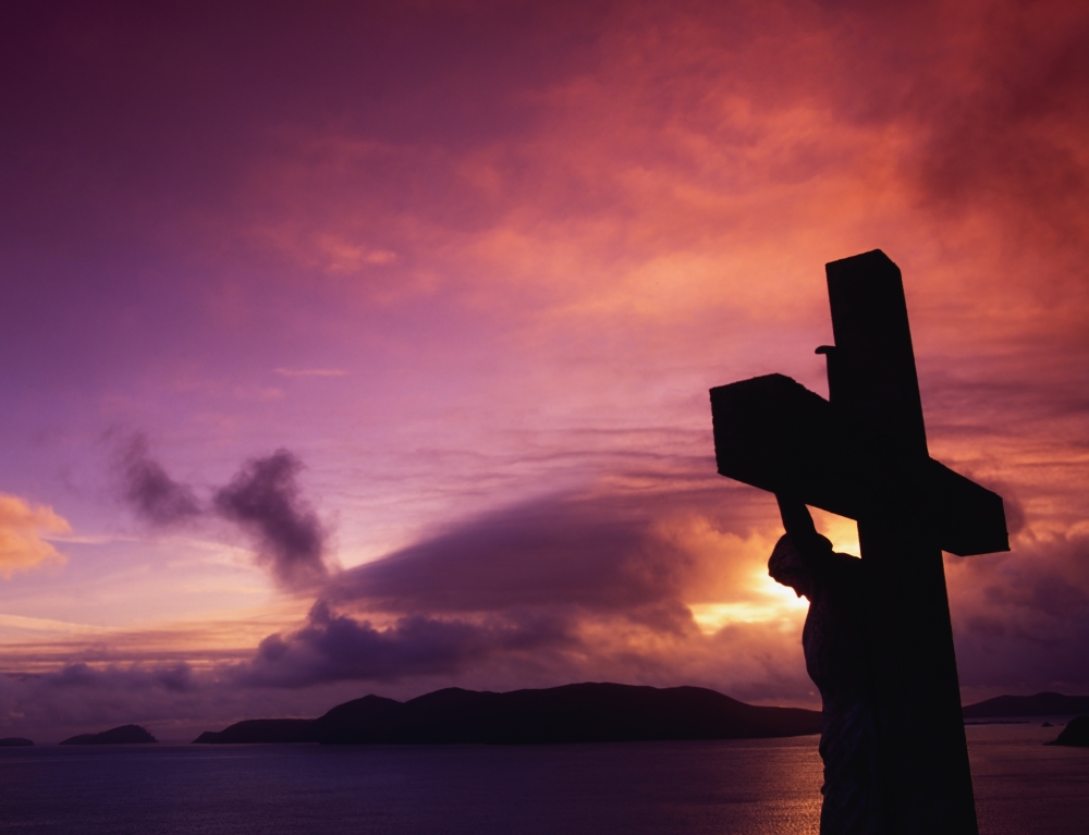 DPI1814561 Sculpture of Crucifixion Overlooking Blasket Islands Dingle Peninsula Co Kerry Ireland Poster Print by The Irish Image Collection, 17 x 13