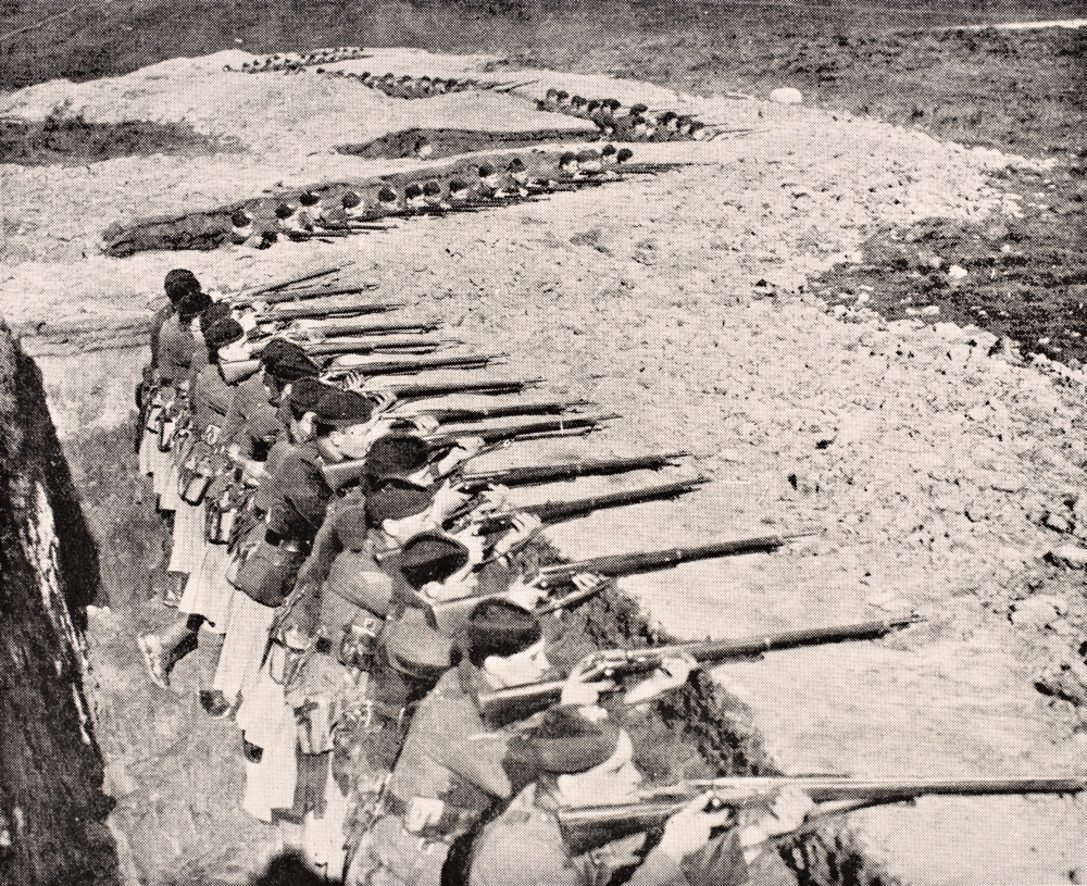 DPI1855292LARGE Glasgow Highlanders in Trenches 1915 From The War Illustrated Album Deluxe Published London 1916 Poster Print, Large - 32 x 26
