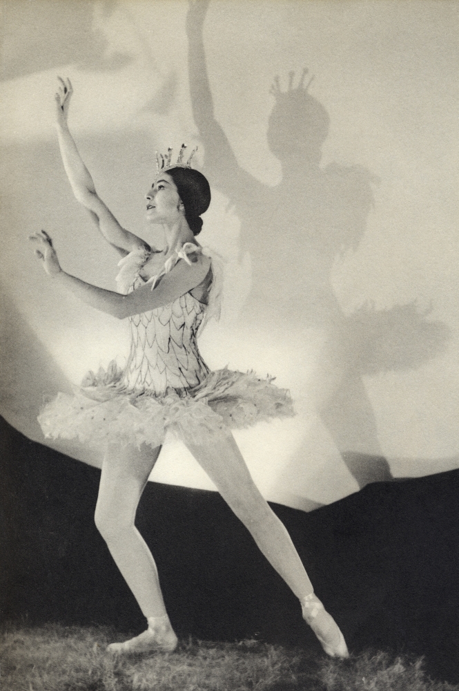 Dame Margot Fonteyn De Arias 1919 - 1991 British Prima Ballerina Assoluta From The Book Footnotes To The Ballet Published 1938 Poster Print, 11 x 18 -  Posterazzi, DPI1856490
