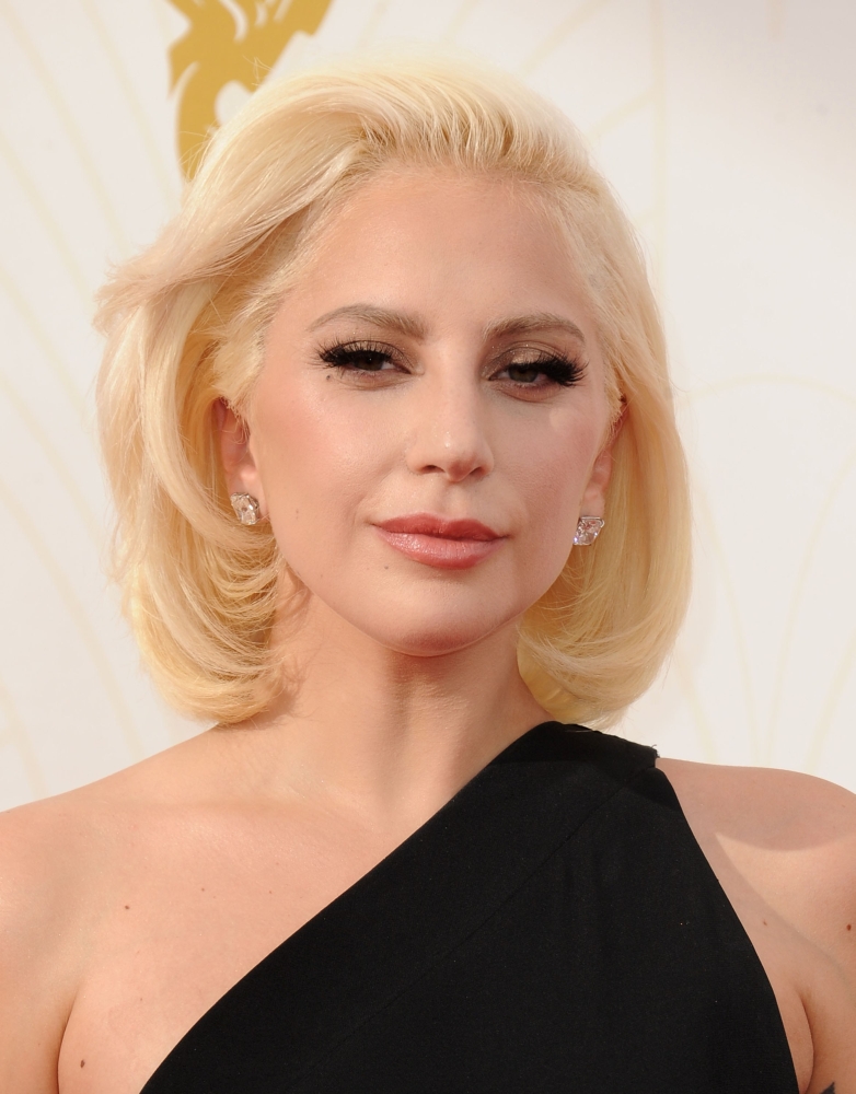 Everett Collection EVC1520S13DX091HLARGE Lady Gaga At Arrivals for 67th Primetime Emmy Awards 2015 - Arrivals 3 Photo Print, 16 x 20 - Large