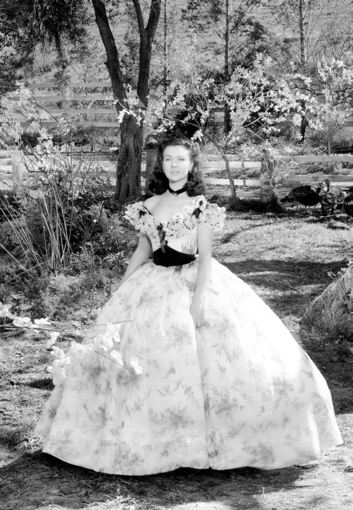 Gone with The Wind Vivien Leigh At Tara Plantation 1939 Photo Print, 16 x 20 - Large -  GamesGoneWild, GA675967