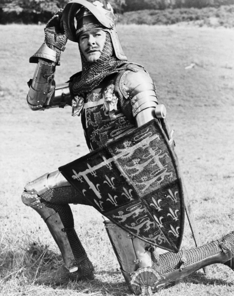 Everett Collection EVCMBDWARREC039HLARGE The Warriors Aka The Dark Avenger Errol Flynn 1955 Photo Print, 16 x 20 - Large