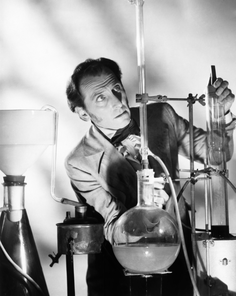 Everett Collection EVCMBDCUOFEC027H The Curse of Frankenstein Peter Cushing 1957 Photo Print, 8 x 10