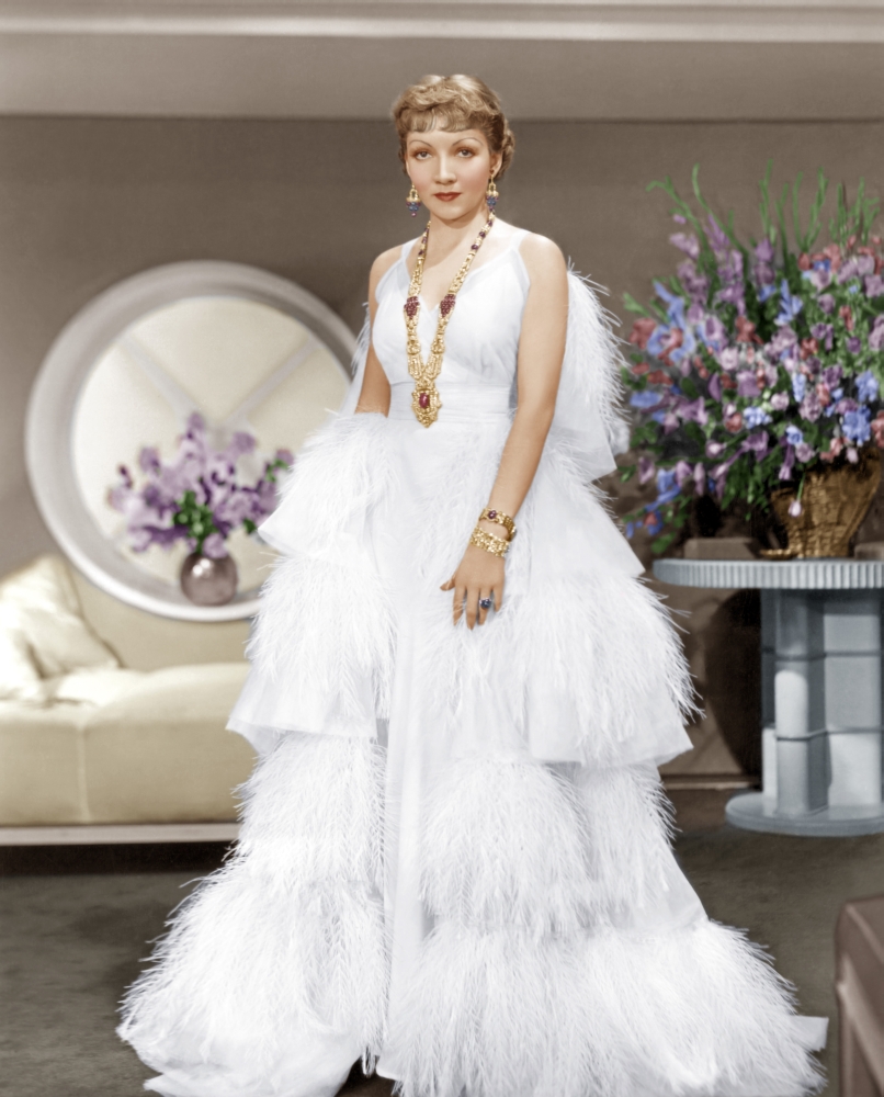 Everett Collection EVCM8DGILIEC001HLARGE The Gilded Lily Claudette Colbert 1935 Photo Print, 16 x 20 - Large