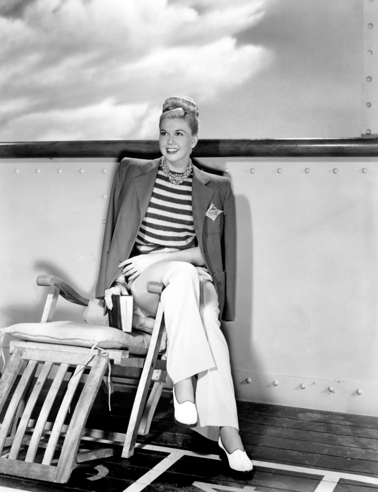 Everett Collection EVCMBDROONEC005H Romance On The High Seas Doris Day 1948 Photo Print, 8 x 10 -  Posterazzi