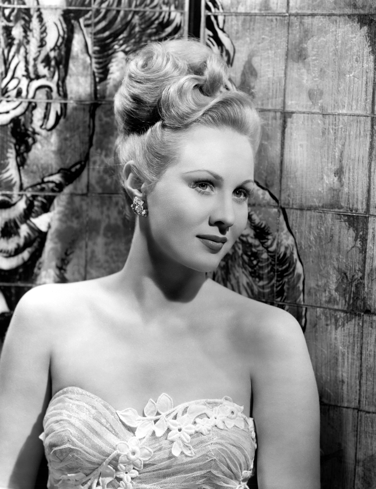 Everett Collection EVCMBDSOISEC006HLARGE A Song Is Born Virginia Mayo 1948 Photo Print, 16 x 20 - Large -  Posterazzi