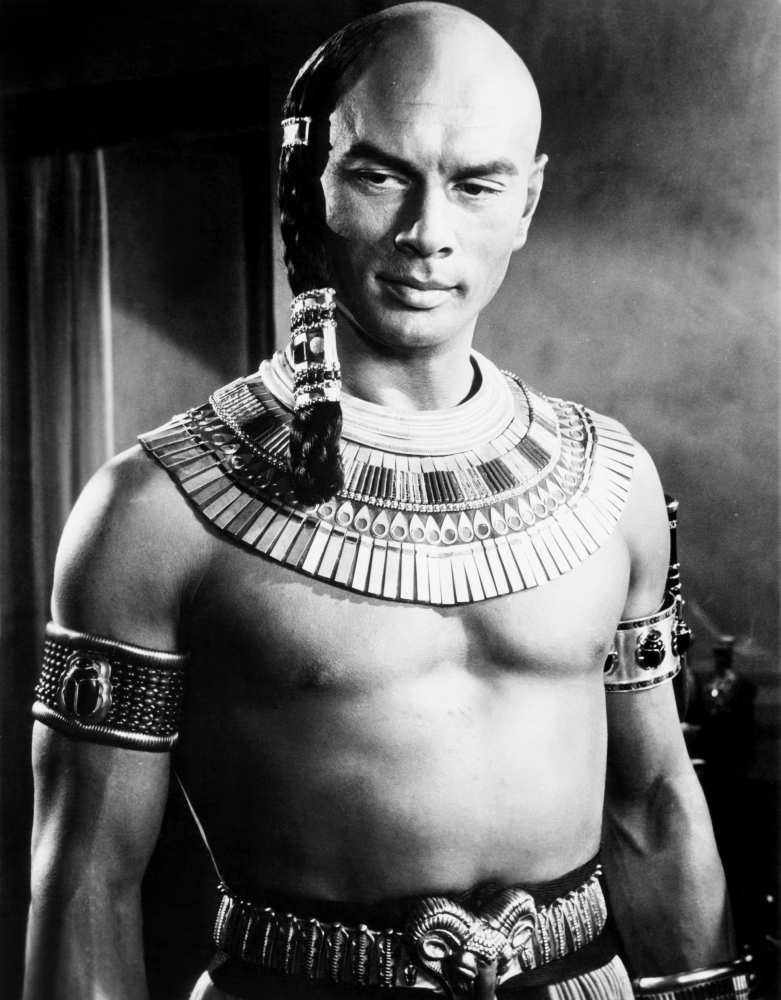 Everett Collection EVCMBDTECOEC127H The Ten Commandments Yul Brynner 1956 Photo Print, 8 x 10