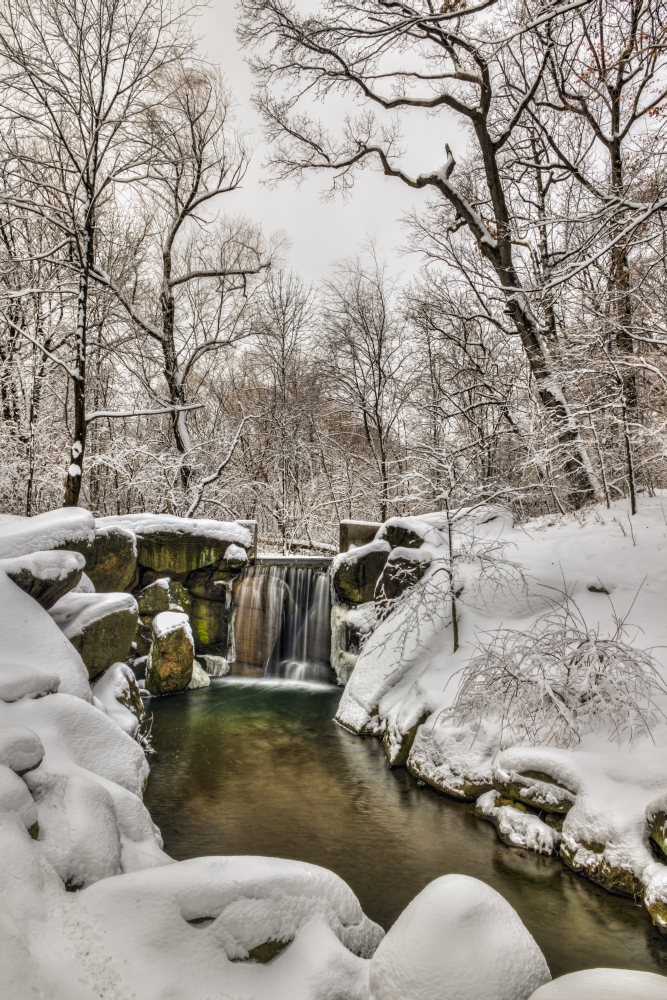 DPI12275729LARGE Snow-Covered Waterfall in The Loch Central Park - New York City United States of America Print - 24 x 38 in. - Large