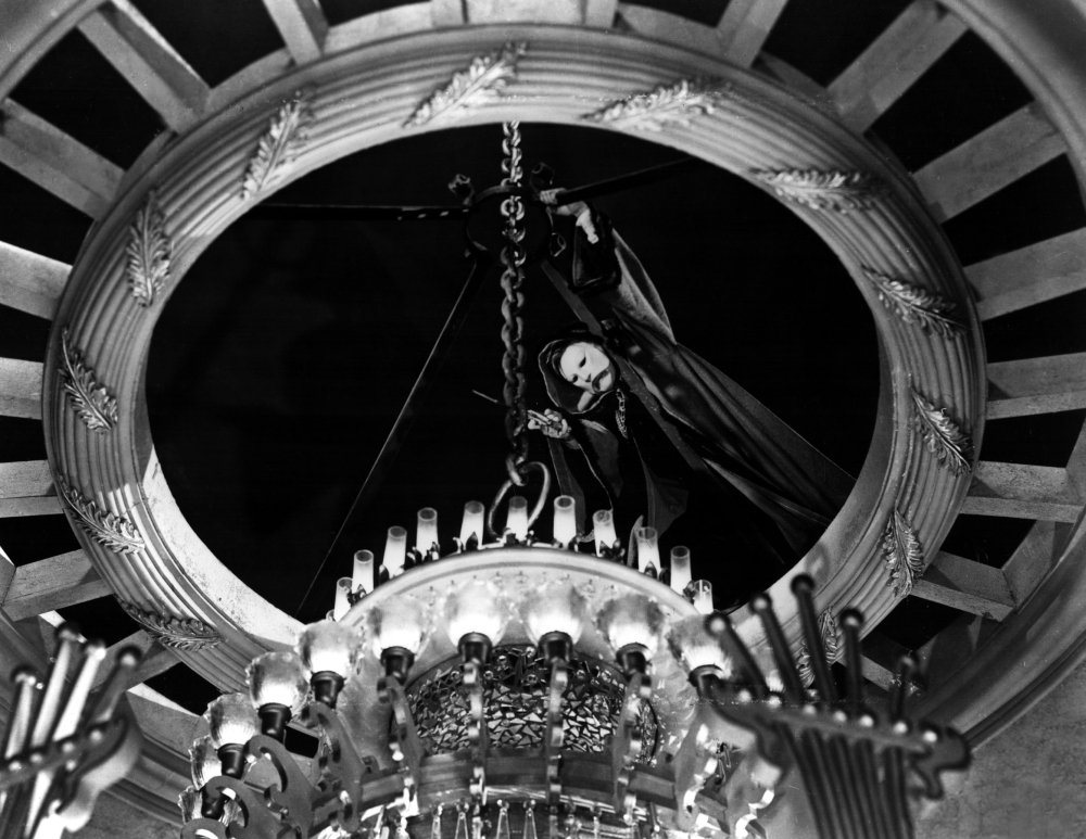 Everett Collection EVCMBDPHOFEC004H Phantom of The Opera Claude Rains 1943 Chandelier Photo Print, 14 x 11