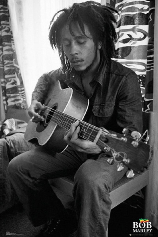 XPE160218 Bob Marley - Playing Guitar Poster Print, 24 x 36