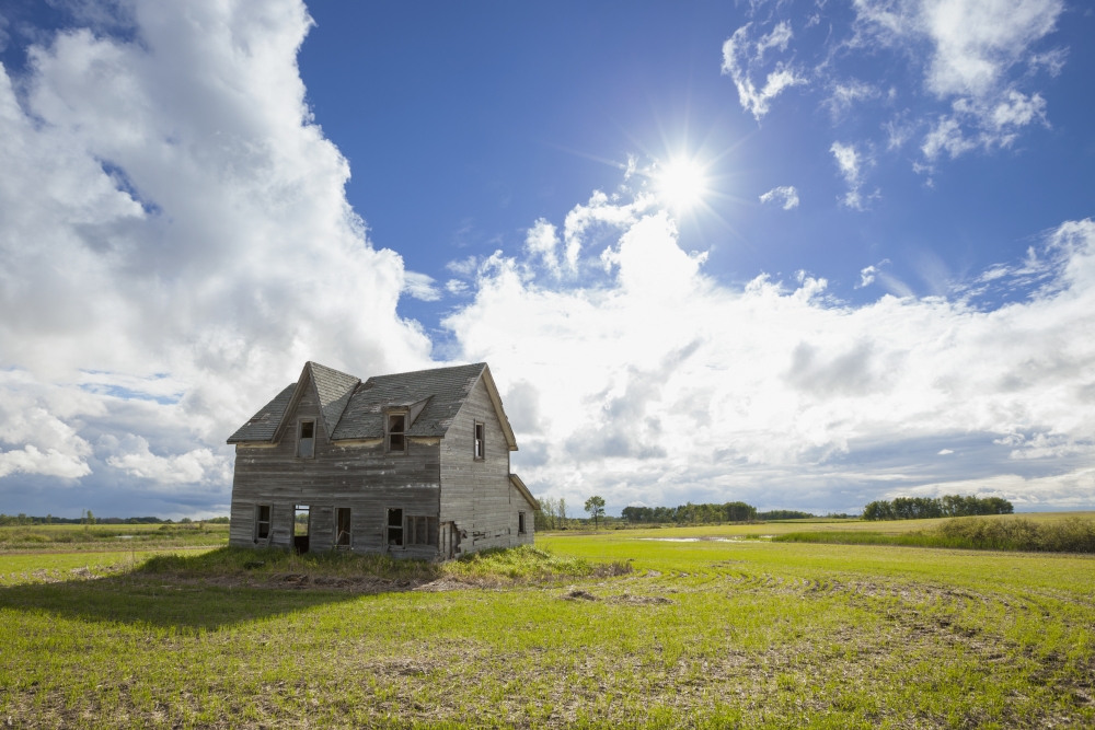 DPI12273024LARGE Dilapidated House on The Prairies - Winnipeg Manitoba Canada Poster Print - 38 x 26 in. - Large