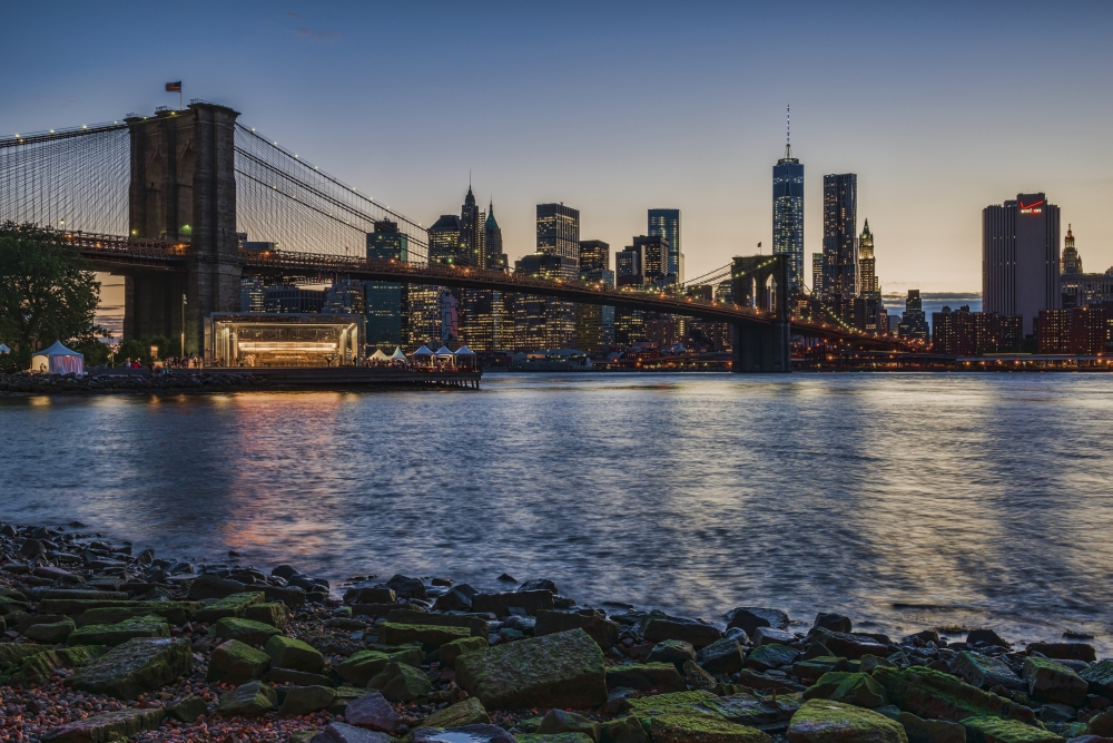DPI12257074 Manhattan Skyline at Twilight with Brooklyn Bridge Brooklyn Bridge Park Poster Print - 18 x 12 in.