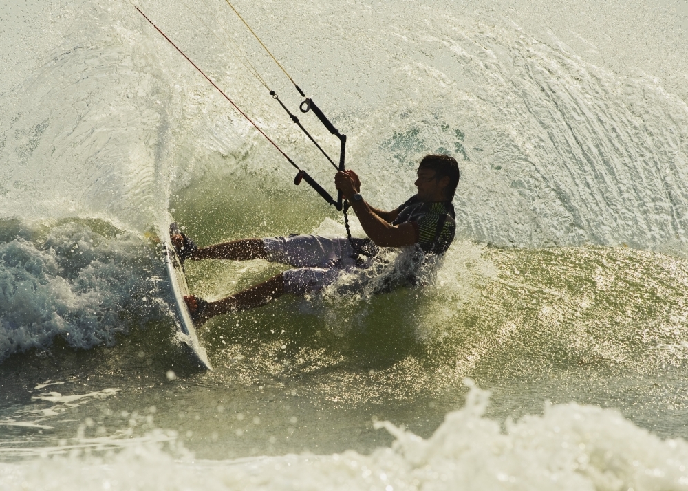 DPI1865532 Man Kitesurfing Poster Print, 17 x 12