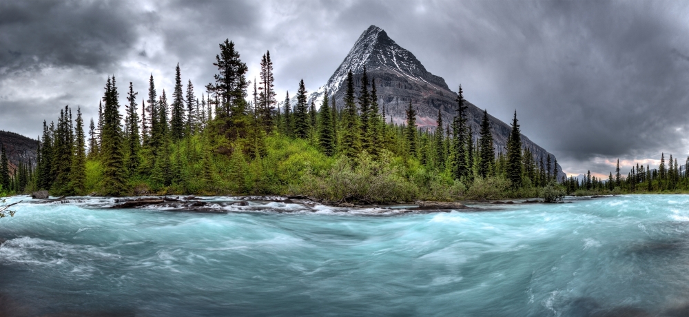 DPI1865832 Mount Robson Mount Robson Provincial Park Jasper Alberta Canada Poster Print, 22 x 10