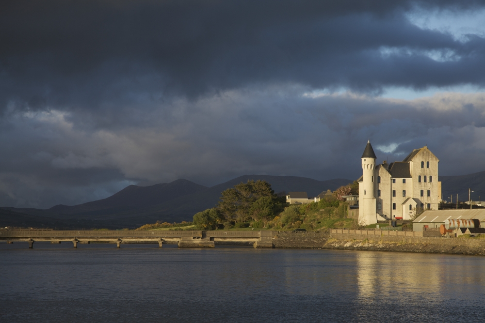 Caherciveen, County Kerry, Ireland - The Old Barracks Poster Print, 38 x 24 - Large