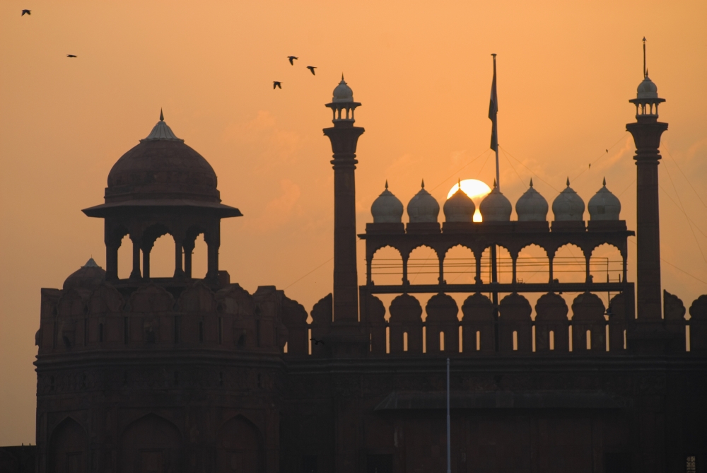 Silhouette of The Lahori Gate of The Red Fort with Sun Rising Behind Poster Print 38 x 24  Large