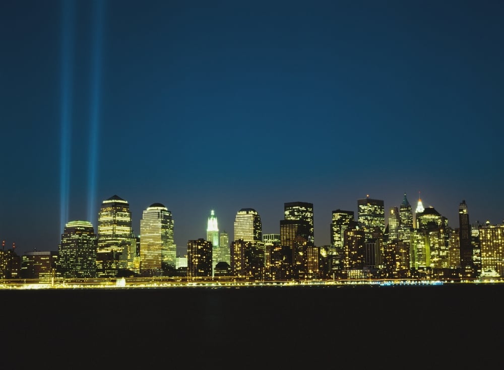 DPI1891906 Lower Manhattan Skyline & World Trade Centre Memorial Lights Poster Print, 18 x 13