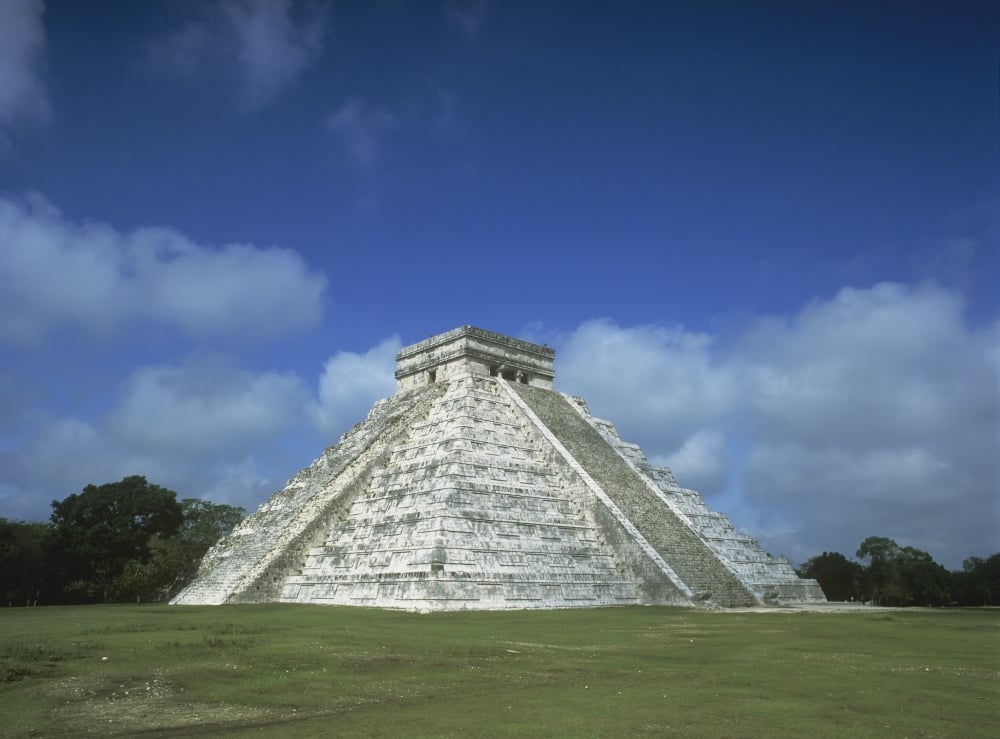 El Castillo Pyramid Poster Print, 36 x 26 - Large