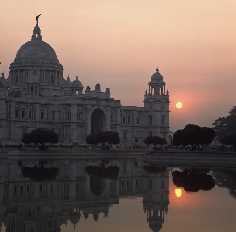 Victoria Memorial Poster Print, 24 x 24 - Large