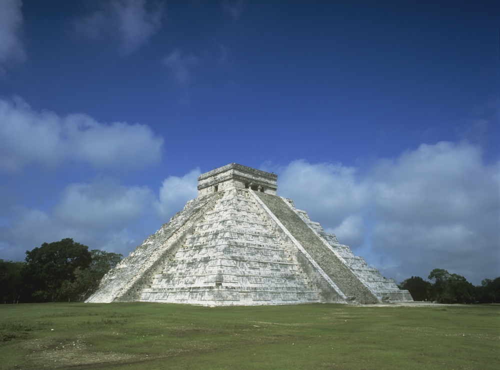 El Castillo Pyramid Poster Print, 18 x 13