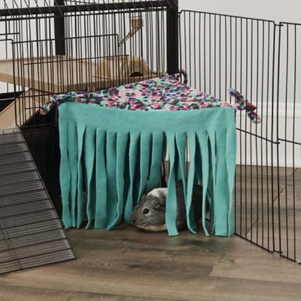 Picture of Oxbow 73296638 Corner Fleece Hideout for Small Animals