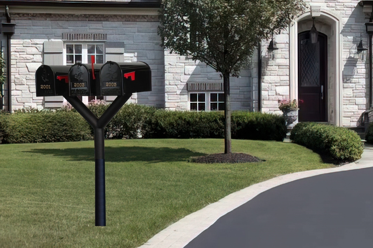 PENPST3-000-E1 Penfield Triple Mailbox Post System, No Base with 3 E1 Economy Mailboxes - Black