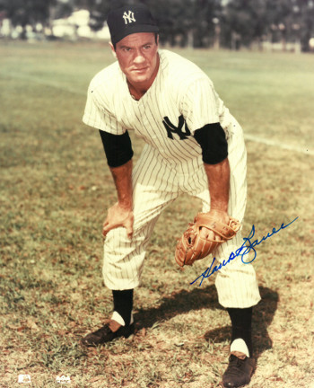 Picture of Athlon CTBL-016605 Hank Bauer Signed New York Yankees Photo - Deceased - Hands on Knees - 8 x 10