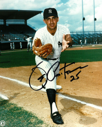 Picture of Athlon CTBL-016610 Joe Pepitone Signed New York Yankees Photo No.25 - Black Signatures - Catching - 8 x 10
