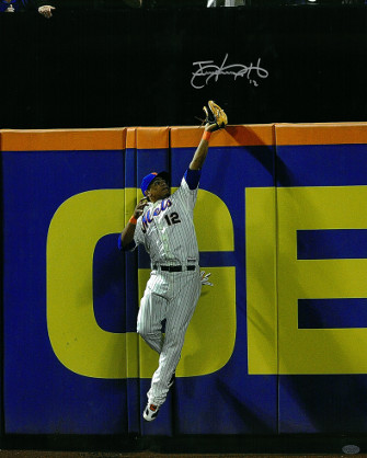 Picture of Athlon CTBL-016531 Juan Lagares Signed New York Mets Photo No.12 - Catch At Wall Vertical - 16 x 20