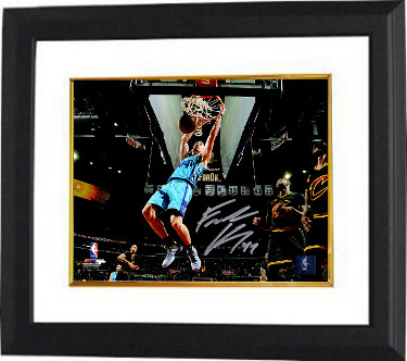 CTBL-BW19637 8 x 10 in. Frank Kaminsky Signed Charlotte Hornets No. 44 Custom Framed Photo