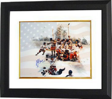Picture of Athlon CTBL-BW17729 Mike Eruzione Signed 1980 Team USA Olympic Hockey Photo Custom Framed Team with Flag Miracle on Ice - 8 x 10