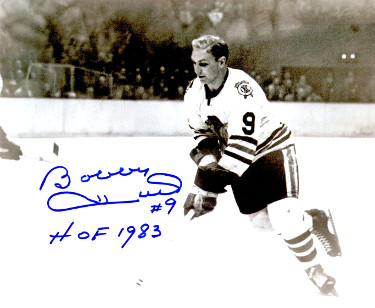 CTBL-021287 8 x 10 in. Bobby Hull Signed Chicago Blackhawks B&W Photo No.9 HOF 1983 Skating