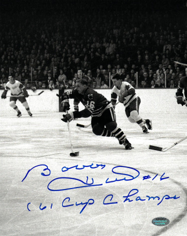 CTBL-021308 8 x 10 in. Bobby Hull Signed Chicago Blackhawks Vintage B&W Photo 61 Cup Champs